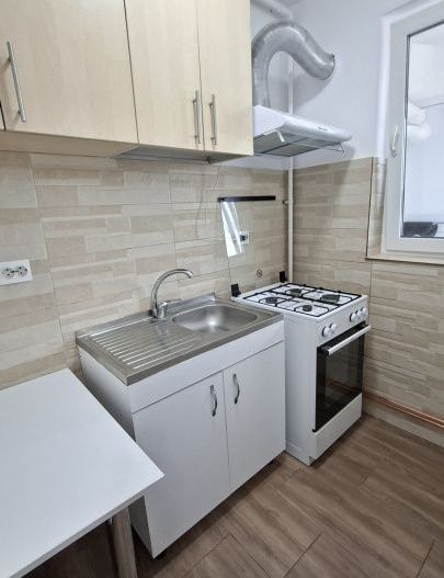 Garsoniera Cocheta de Inchiriat Craiovei centrala proprie - Poză 5