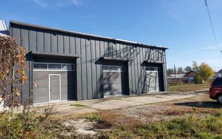 De închiriat: Hale si locuință pe 3 000 mp/ Bascov - Argeș - Poză 2