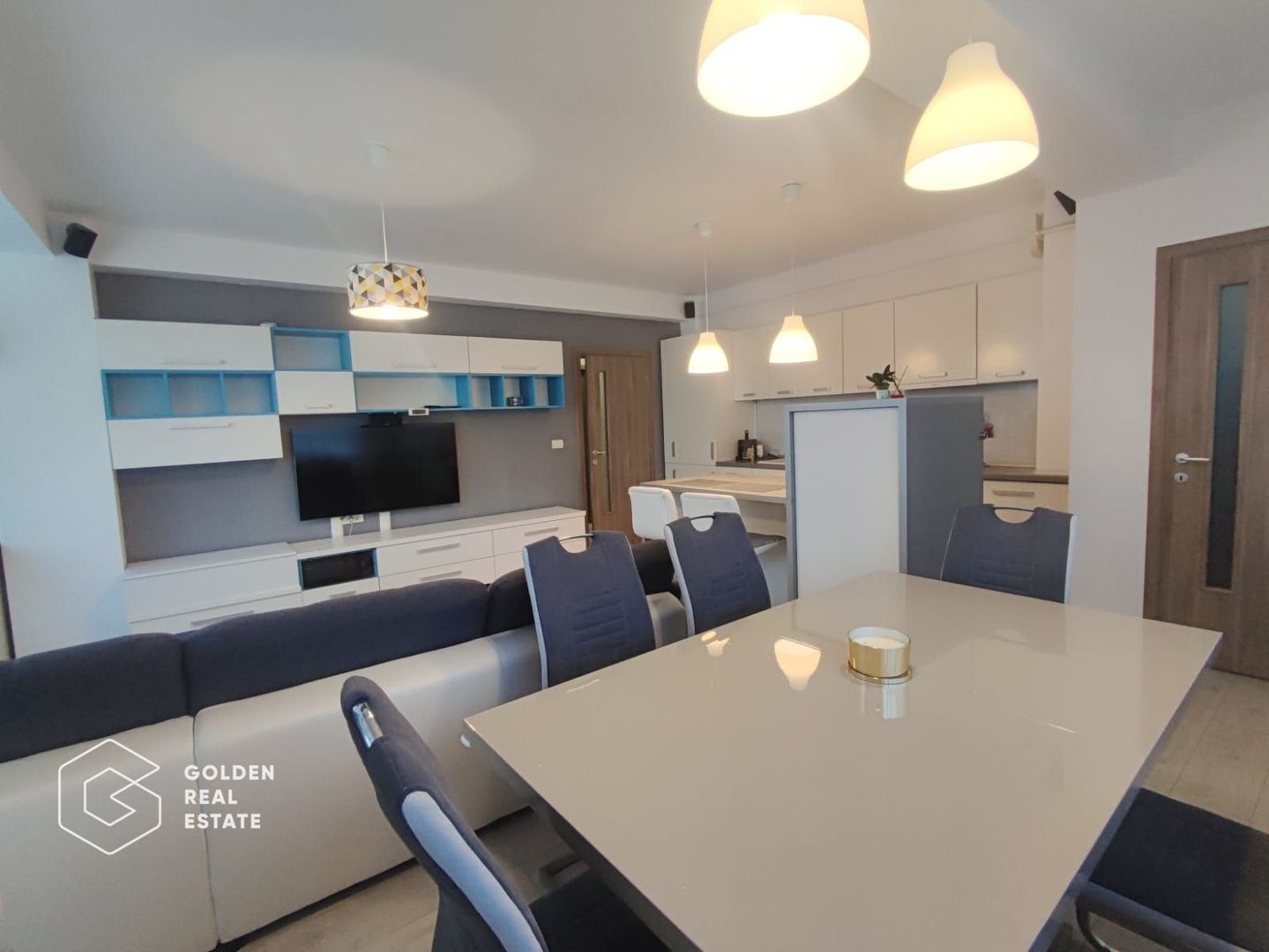 Apartament frumos decorat, spatios, parcare proprie, P-ta Garii - Poză 2