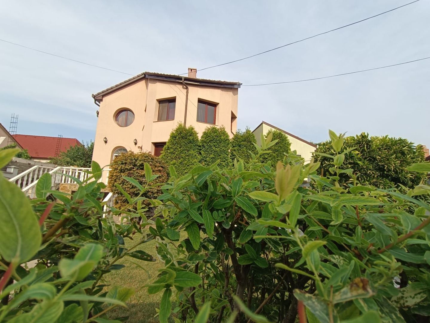 🏡 VILA DEOSEBITĂ DE VÂNZARE ÎN ARAD – ZONA CENTRALĂ - Poză 2