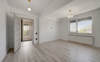 CASA TIPLA, Racordata! Cu un DORMITOR la PARTER ! Domnești! - Poză 13