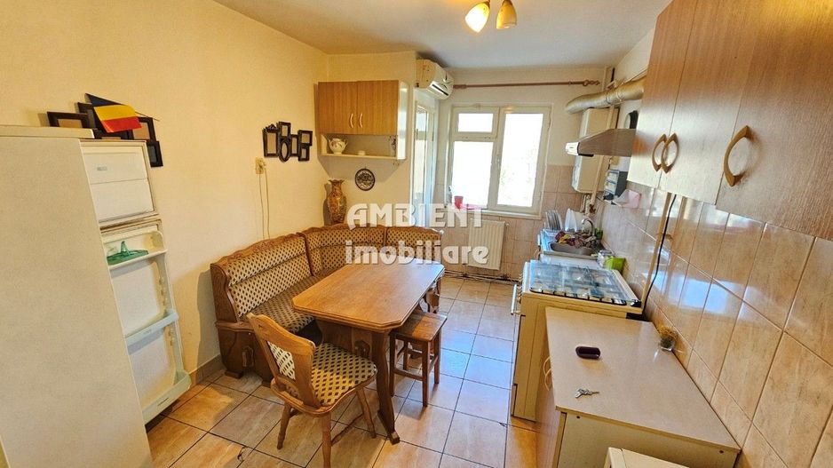 Apartament 2 camere, etaj 3, zona CENTRU - CEC; - Poză 2