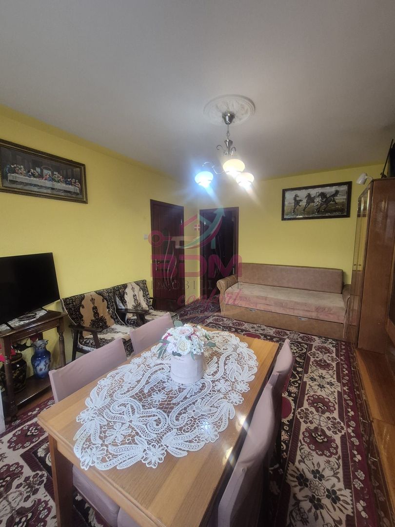 Apartament 2 camere | etaj intermediar | garaj | Micro 2 - Poză 3