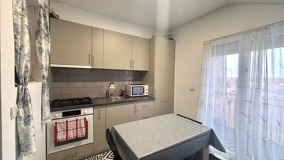 Apartament 3 camere, mobilat - 800e/ mp -Sanmihaiu Roman Comision 0% - Poză 3