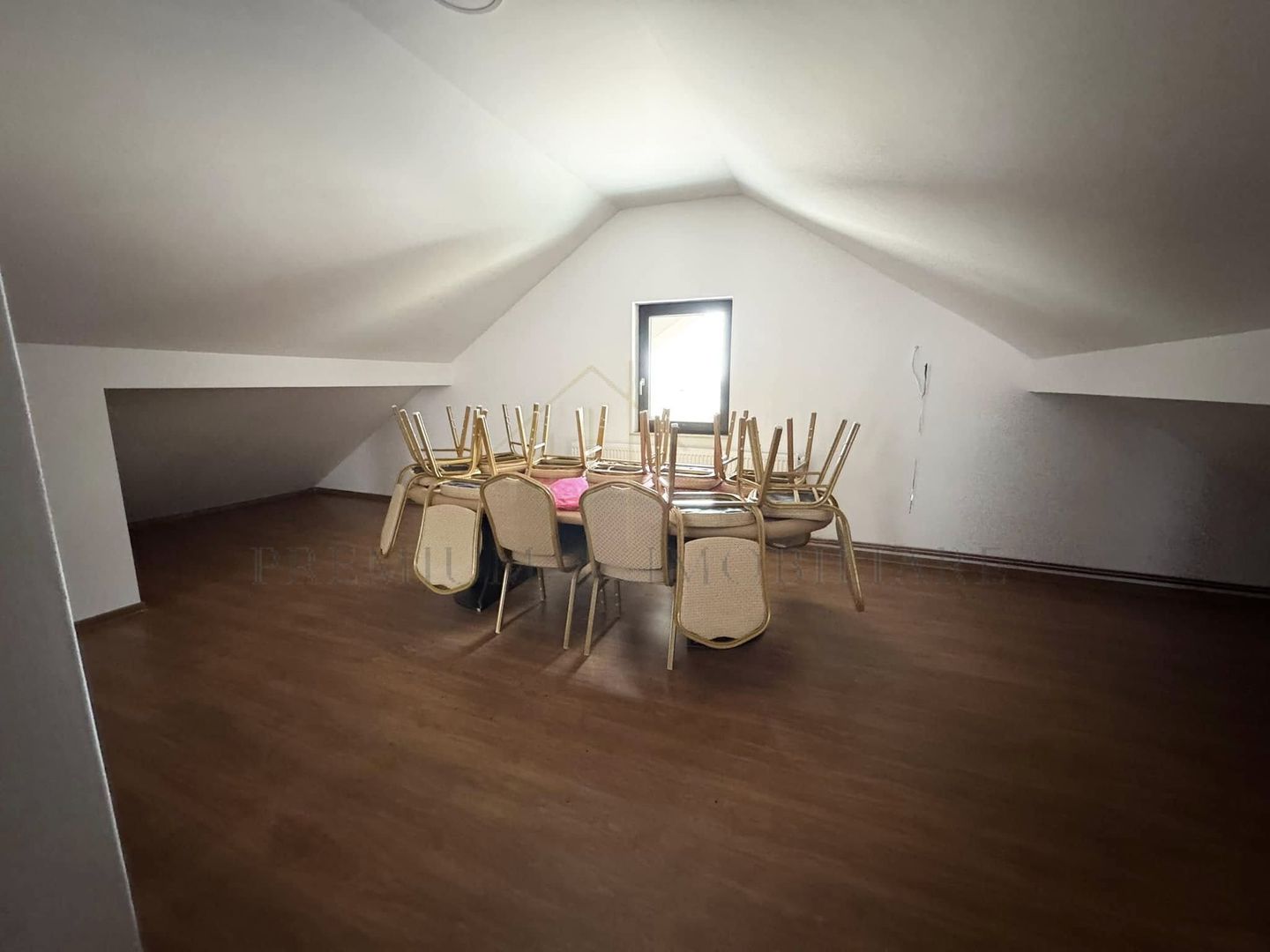 Vila de Lux la 13 km de Onesti - Poză 27