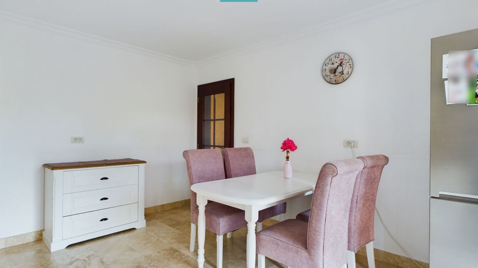 Vilă cu mansardă în Bujac - Poză 8