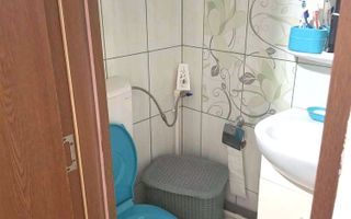 Închiriez Apartament cu 3 camere, centrala proprie, prima închiriere, lângă Obor - Poză 4