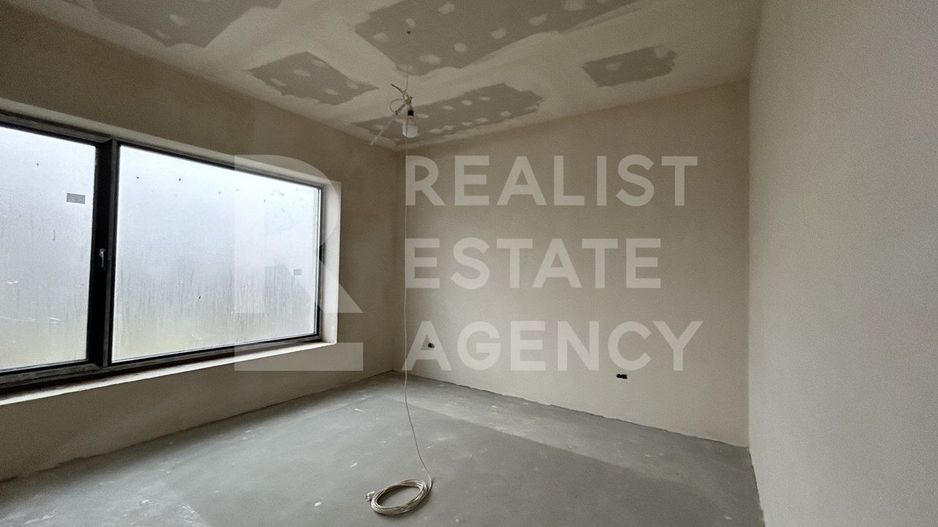 Casă P+1, 315 m² utili | Teren 1.300 m² | Pe malul lacului Ostratu - Poză 8