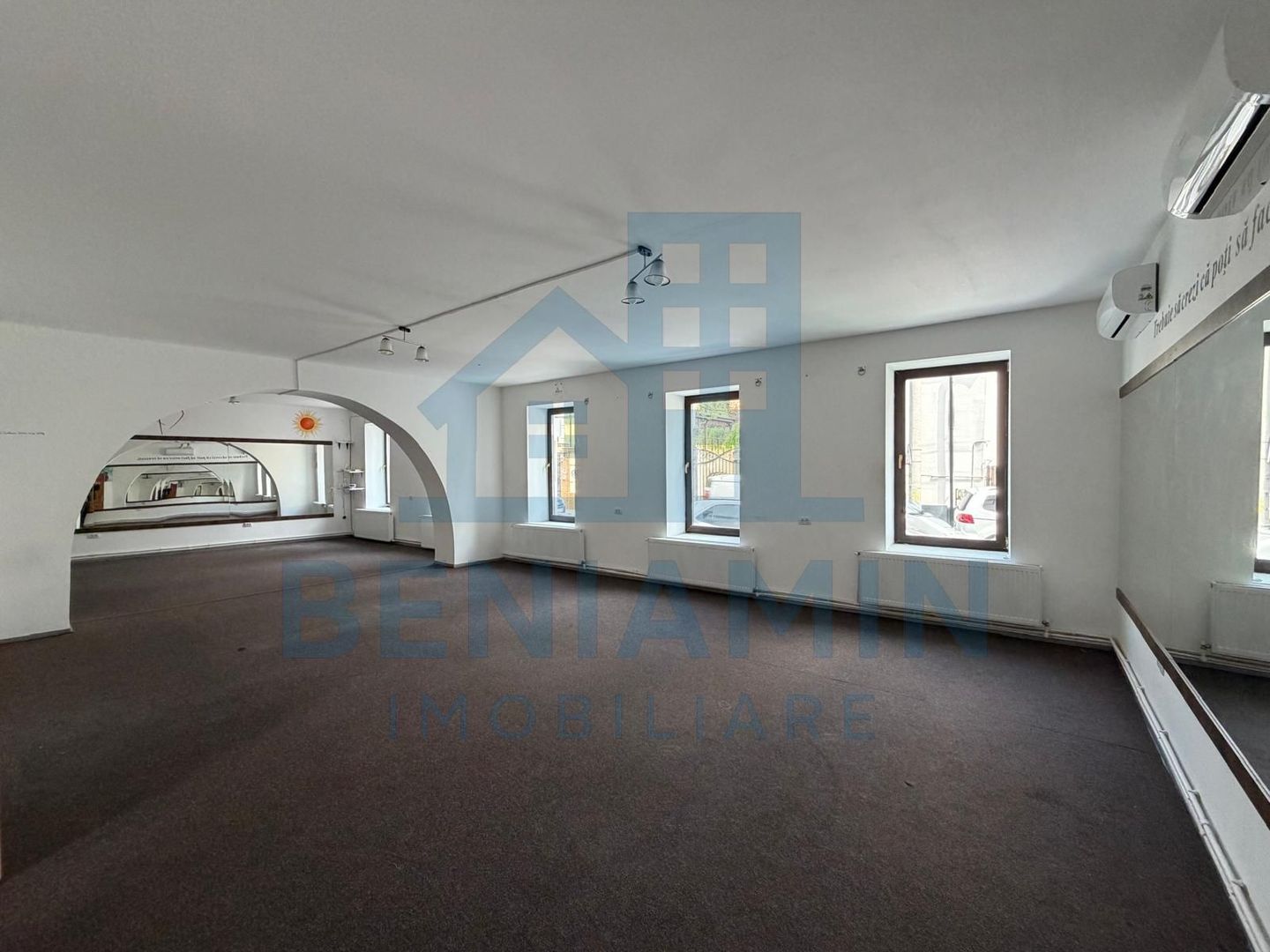 Spatiu generos D+P+1 - 414mp - pozitionare centrala - Green House - Poză 3