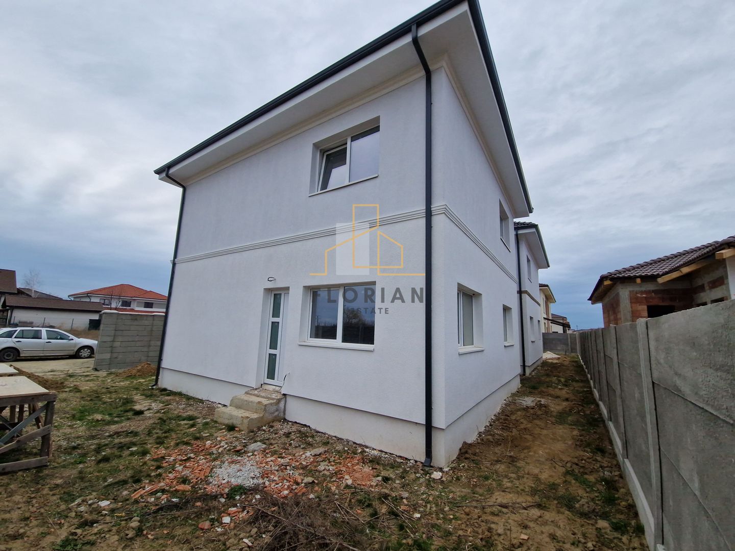 Duplex cu 3 domitoare si bucatarie inchisa, Mosnita Noua - Poză 1