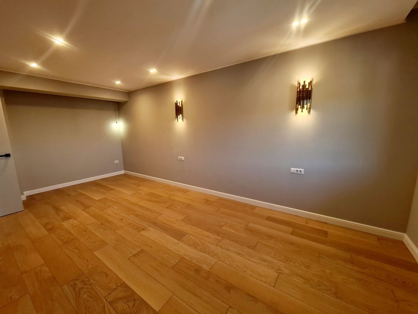 Penthouse 3 camere - Zona 1 Mai - Poză 7