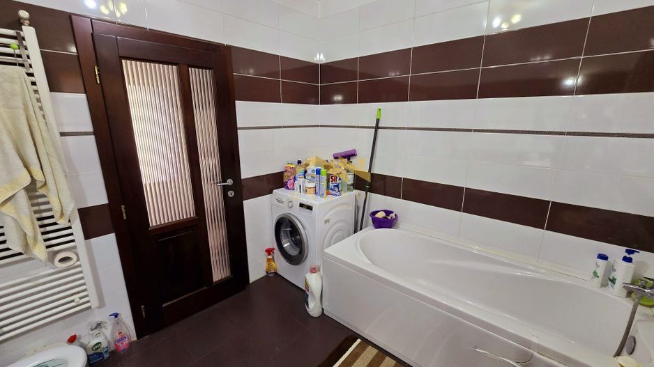 Casa de vanzare cu teren mare pe Ady Endre Aradul nou - Poză 24