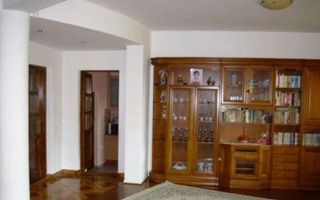 Casa 6 camere I Teren 450mp I Zona Sub Arini - Poză 3