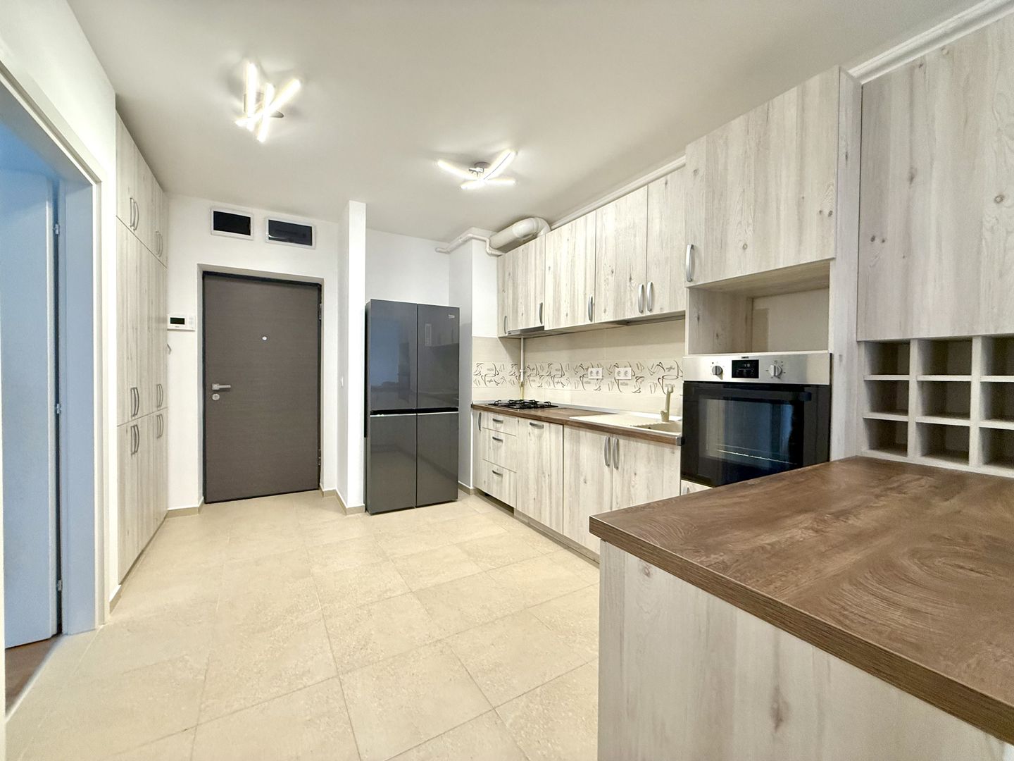 Apartament 3 camere, zona Lipovei, lângă pădure - Poză 6