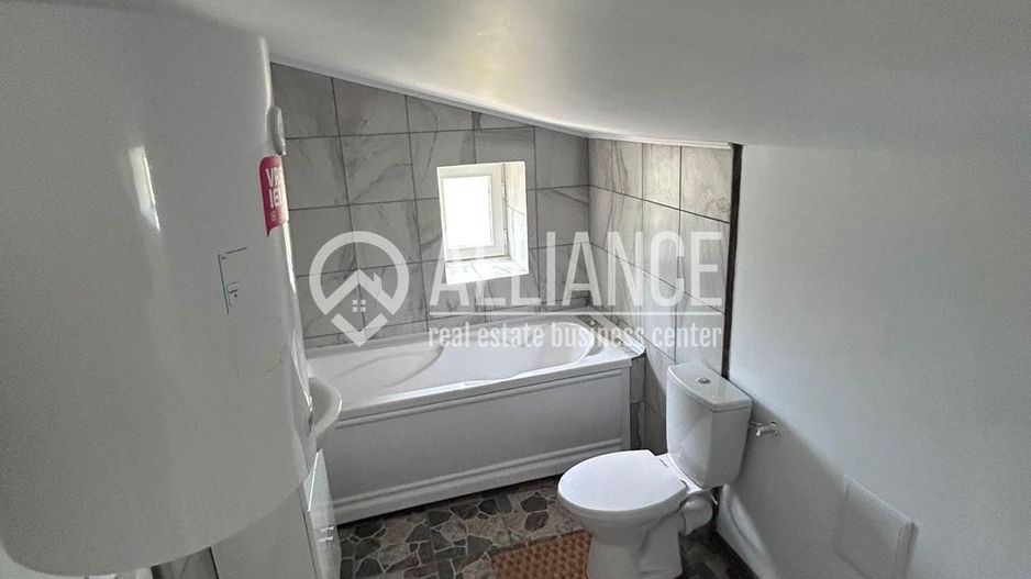 SAT CERCHEZU - Casa renovata complet si gradina - Poză 3