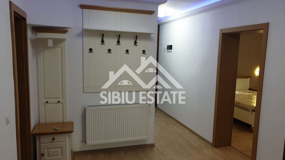 Apartament modern de inchiriat 3 camere, curte, garaj  Zona Sub Arini - Poză 8