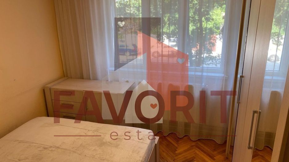 Etaj 1 . Decomandat. Zona Lipovei - Poză 7