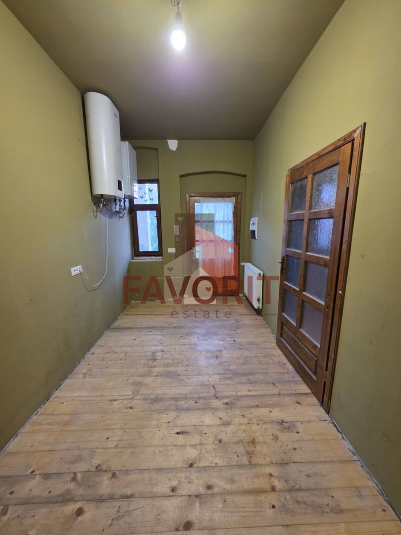 1 camera | centrala proprie | curte generoasa | zona excelenta | - Poză 5