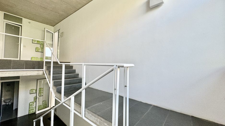 Clădire de birouri în zona Centrală - Poză 21