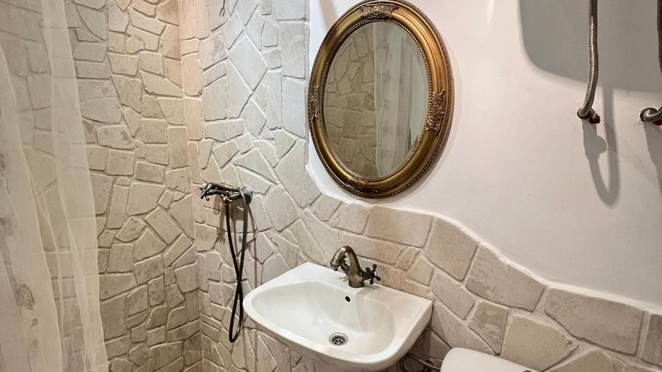 Garsoniera cu terasa proprie in vila interbelica | 20 mp + 16 mp terasa | Centru - Poză 4