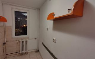VANZARE GARSONIERA SPATIOASA I LIBERA I METROU I VALEA IALOMITEI - Poză 9