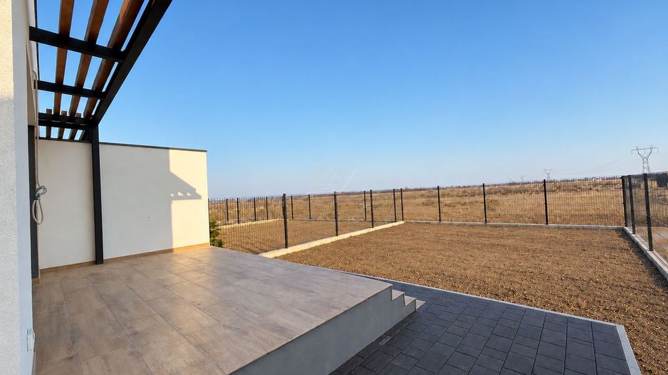 COMISION 0! Duplex finalizat cu 5 camere si 3 bai. Panouri solare. - Poză 18