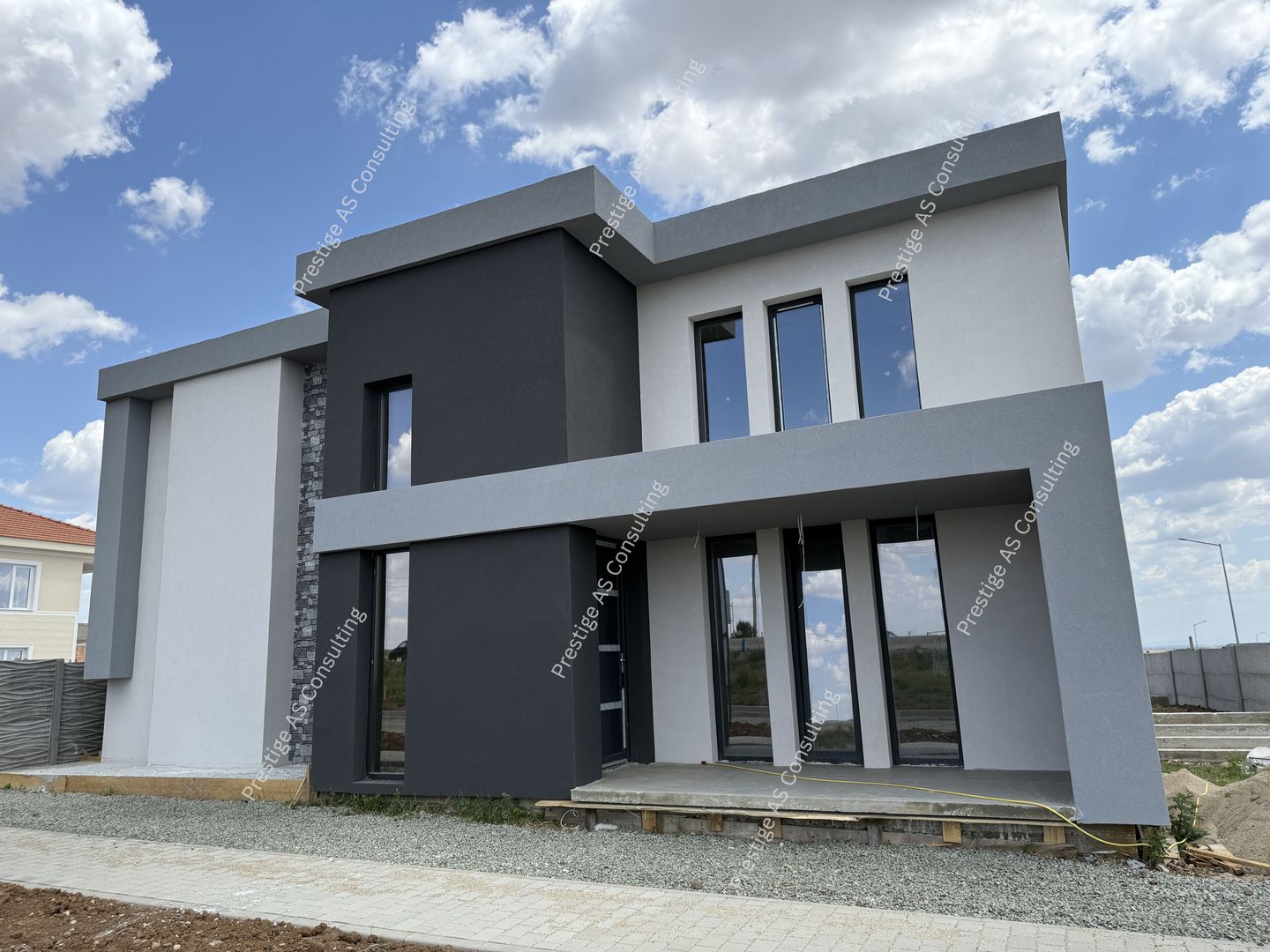 Vila moderna cu structura metalica, tehnologie NZEB si piscina | Giarmata - Poză 1