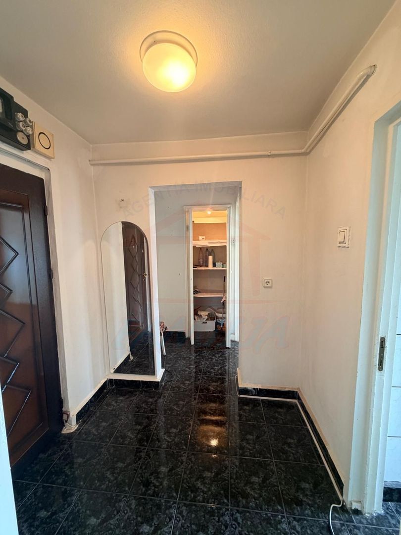 Vanzare apartament cu 4 camere in Micro 13, etaj 3, pret 65 000 euro - Poză 18