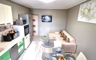 Apartament 3 camere de vanzare, etaj,2 Zona Dinicu Golescu Selimbar. - Poză 3
