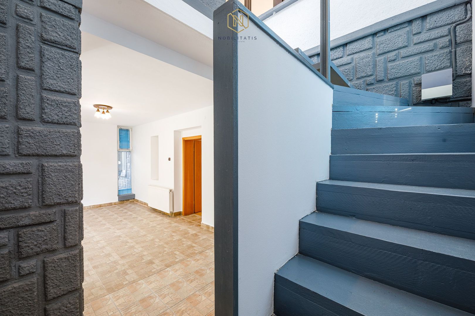 Inchiriat - Spatiu birouri 135 mp | Curte privata, 6 locuri parcare - Poză 1