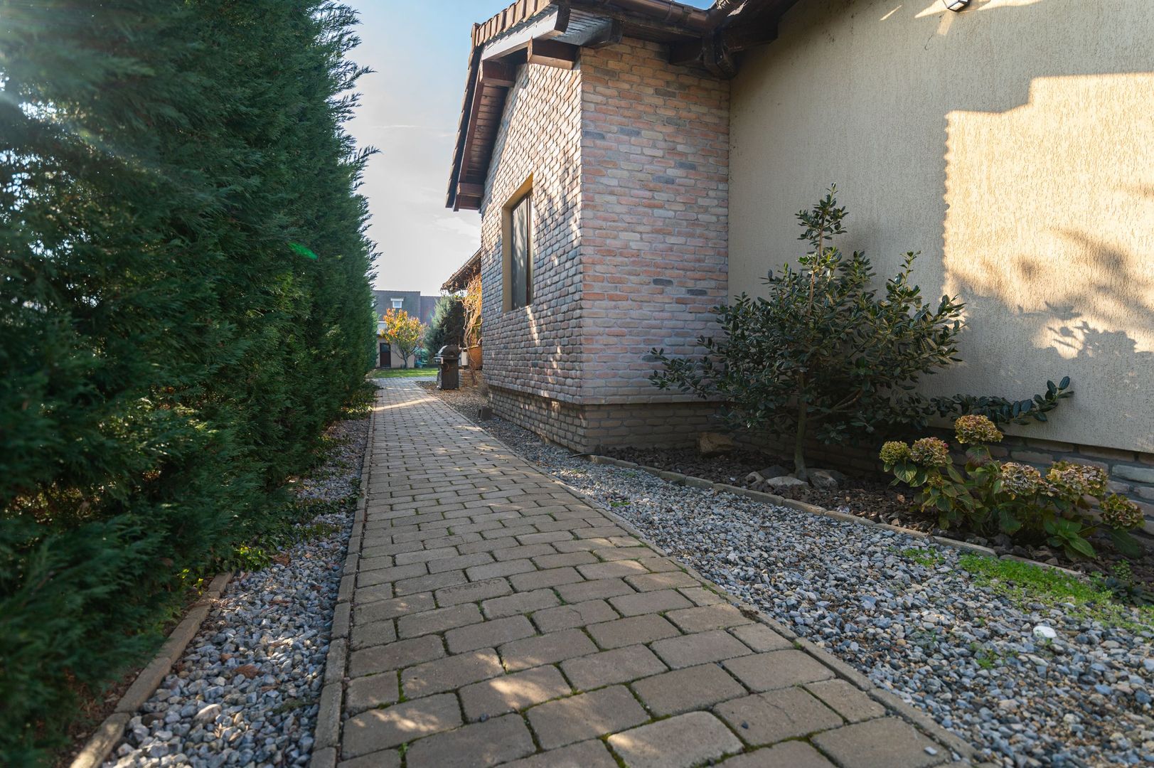 Vila premium cu teren generos! Confort și eficienta in Sanleani - Poză 10