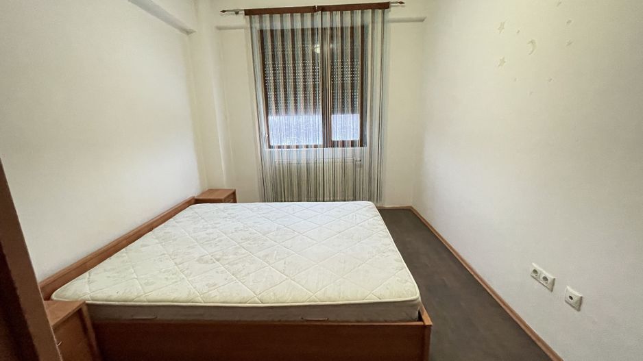 Apartament doua camere,etaj 1,doua locuri de parcare - Poză 13