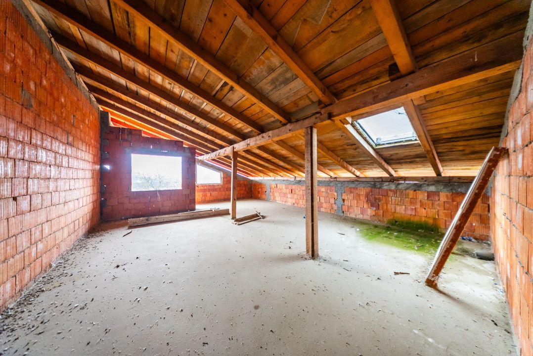 Casa caramida P+M, Vinga, cu potential spatiu comercial - Poză 9