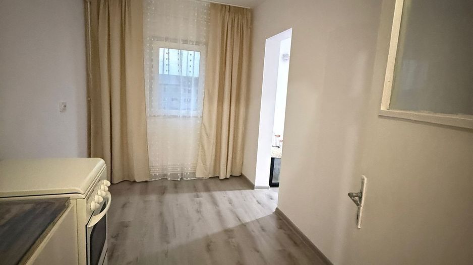 De vanzare apartament cu 2 camere, etaj 4/4, recent renovat, 33.000 euro - Poză 1