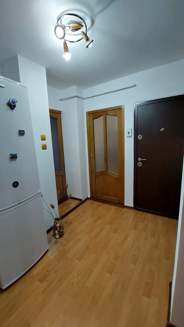 De închiriat apartament cu 3 camere, etaj 1, Siderurgistilor, 400 euro - Poză 10