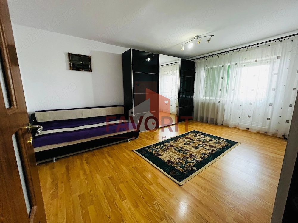 Decomandat. Etaj intermediar. 2 balcoane. - Poză 2