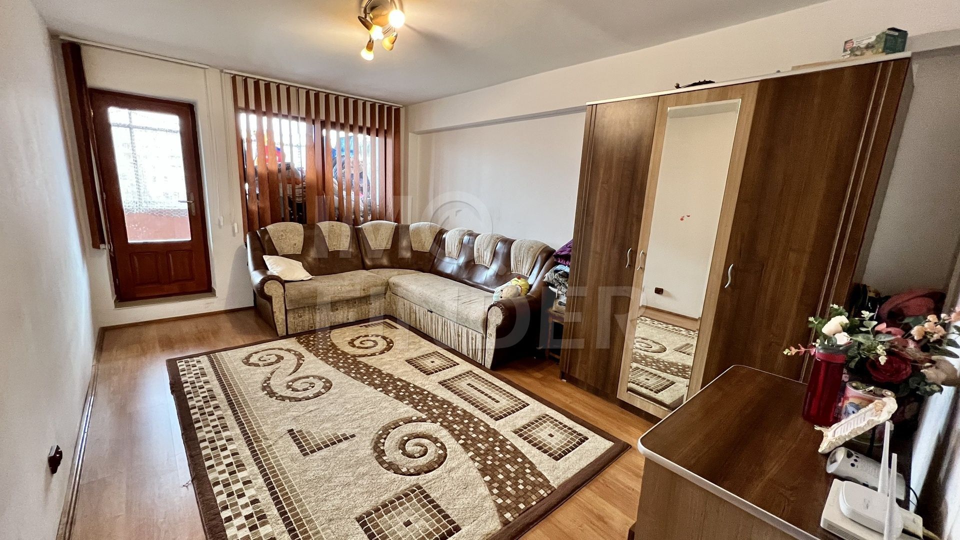 2 camere decomandate etaj2 OMV Marasti - Poză 1