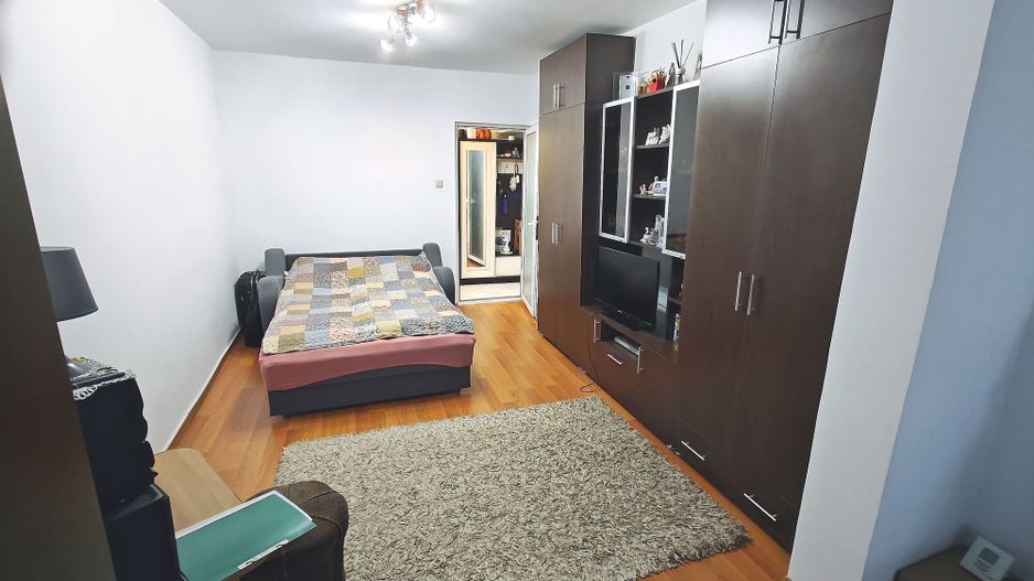 Apartament cu 2 camere, Etajul 1, 59mp, în Zona Industrială din Tecuci - Poză 1