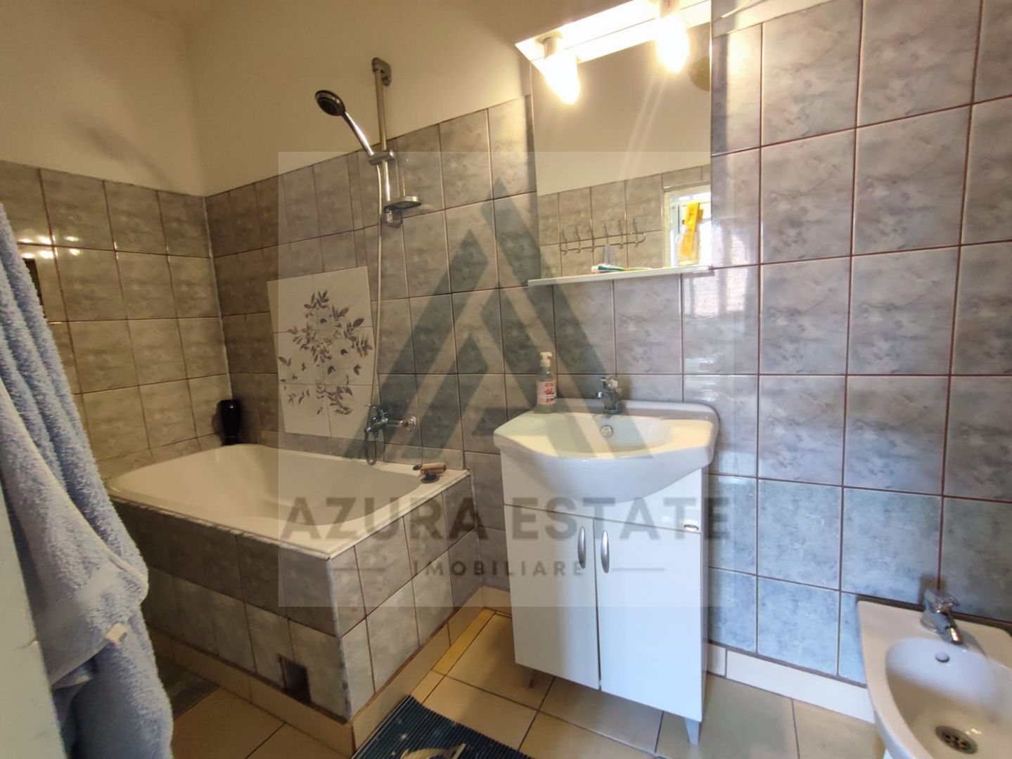 Casa 4 camere 2 bai garaj inchis pivnita si teren 740 mp in Seica Mica - Poză 11