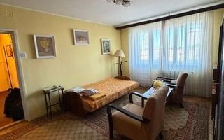 Apartament 3 camere  in zona centrala - Poză 1