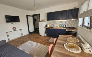 Apartament 4 camere ultracentral, renovat si mobilat, terasă spațioasă. - Poză 1
