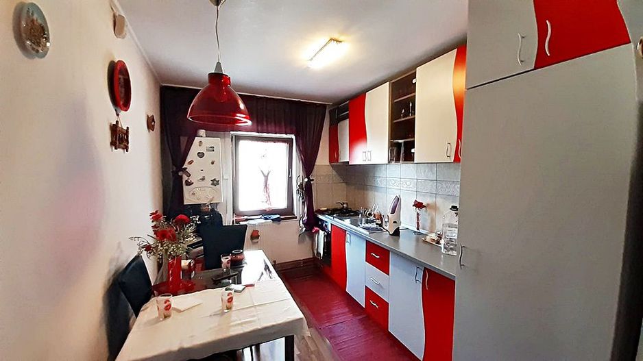 In Feldioara, la 17 Km de Brasov, apartament 2 camere, 43000 euro - Poză 9