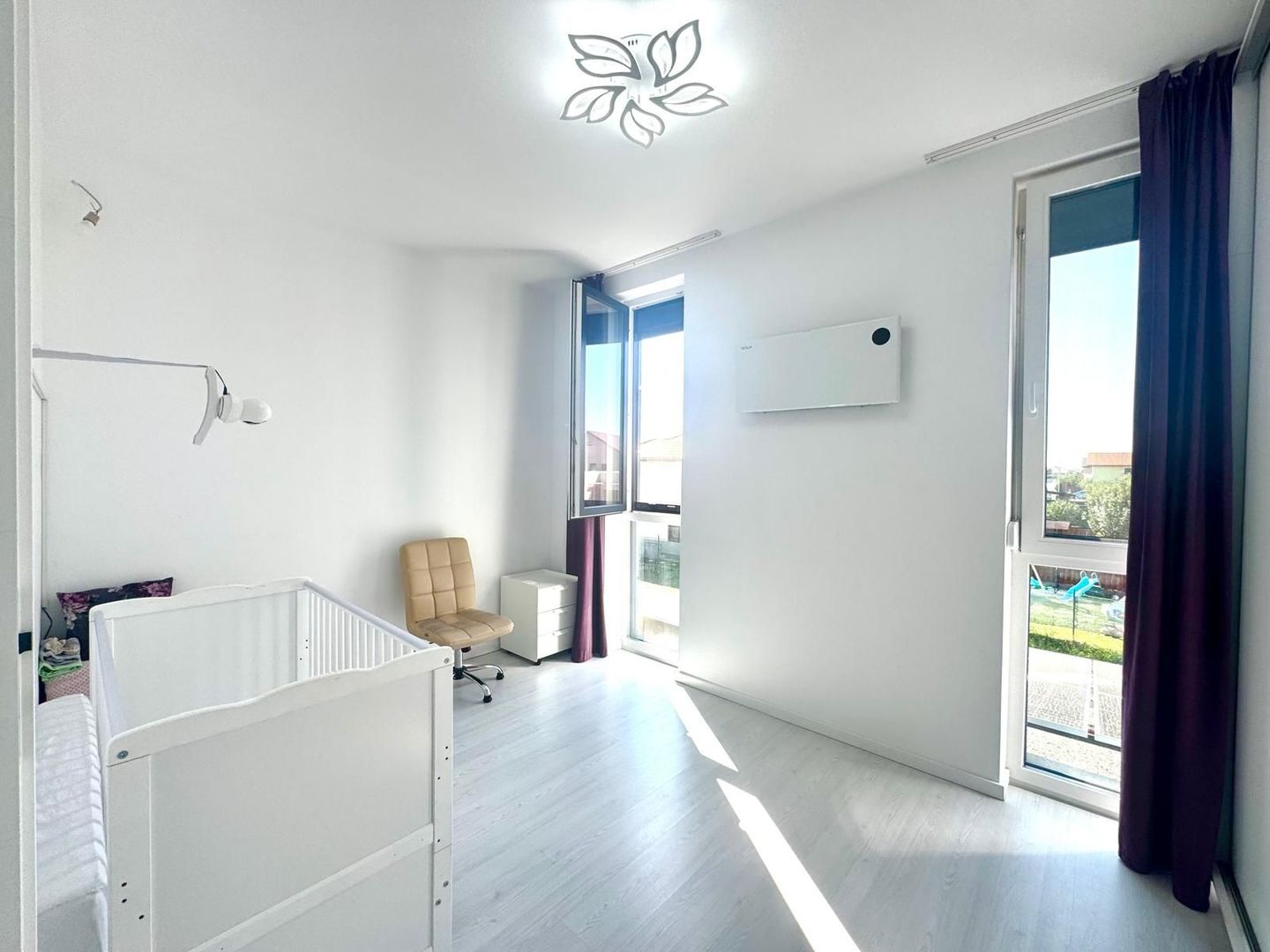 Casă înșiruită cu 4 camere, complet mobilată și utilată |Săcălaz| - Poză 6