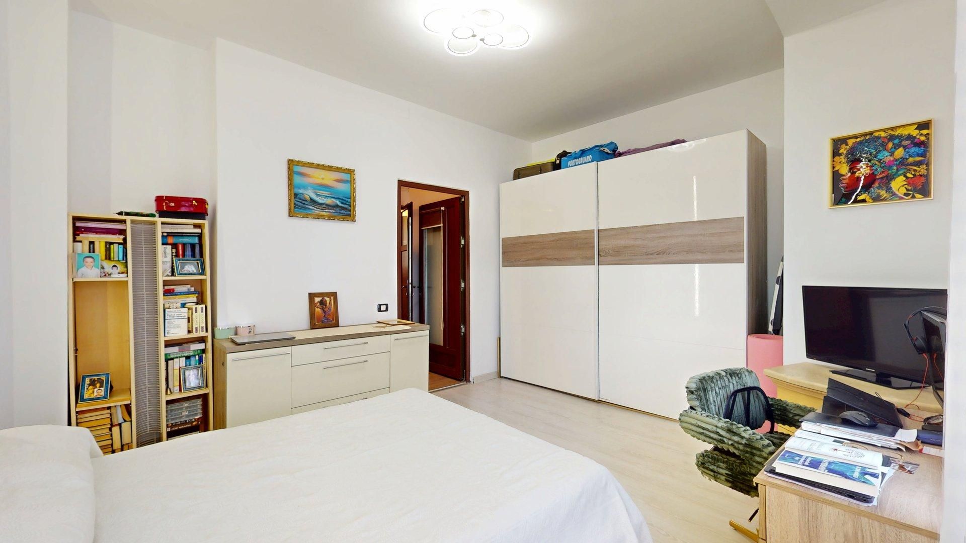 Apartament interbelic cu 3 camere, 124 mp, vis-à-vis de - Poză 3