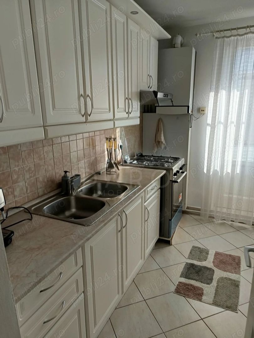 Vând apartament cu 2 camere în Tg Mureș, zonă centrală - Poză 5