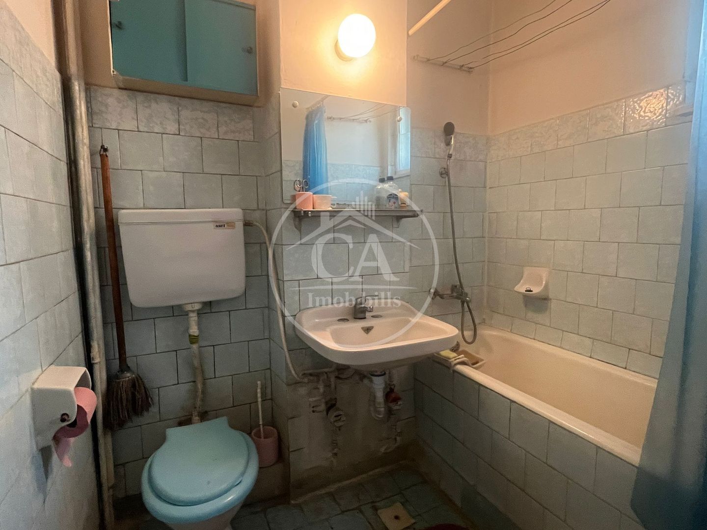 Apartament cu 3 camere de vânzare în zona Rogerius, Oradea - Poză 11