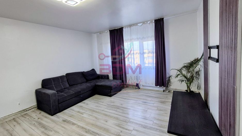 COMISION 0 |Apartament 3 camere | decomandat | spatios | zona Micro 3 - Poză 1