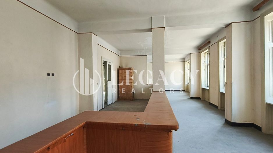 VÂNZARE/SCHIMB CU TEREN  - Clădire interbelică, centru oraș Siret - Poză 19