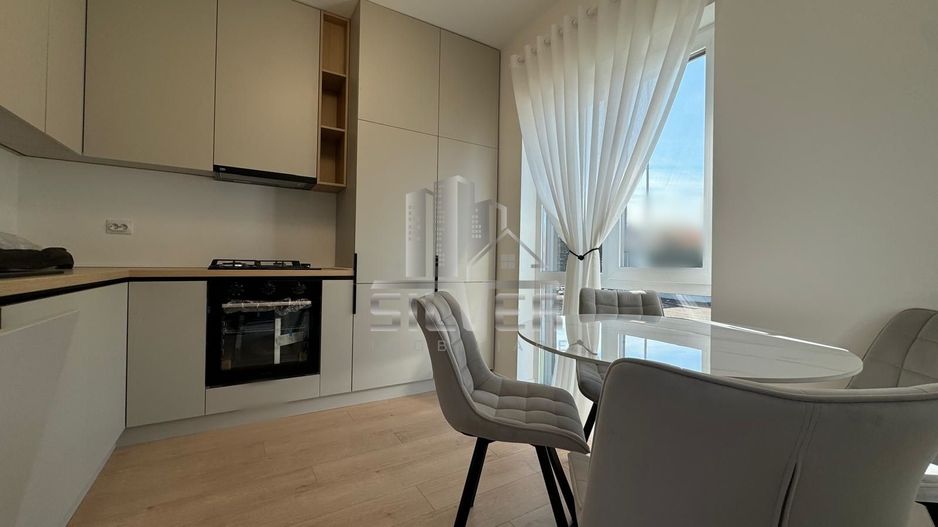 Casa tip duplex  la cheie. - Poză 4