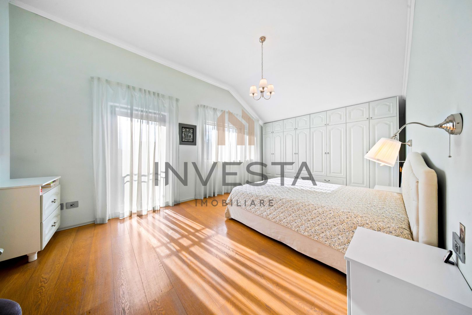 Casa individuala premium cu mansarda si gradina in Faget - Poză 14